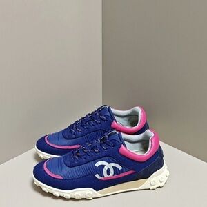 🚩steal authentic Chanel Navy and Fuchsia Sneakers